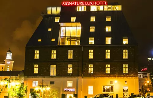 Signature Lux Hotel by ONOMO, Waterfront