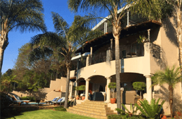 Maison Sur Le Parc Guest House