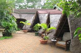 Hluhluwe Guest House & Safaris