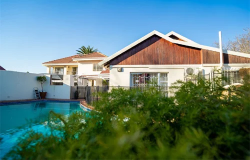 17 on 13th Guest House