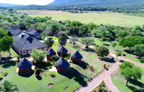 Aasvoelkrans Holiday Resort & Predator Park
